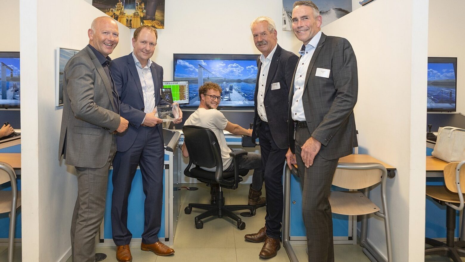 07-Waterbouw_overhandigingSimulatoren-103-s